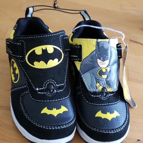 BATMAN Sneakers - Picture 1 of 6